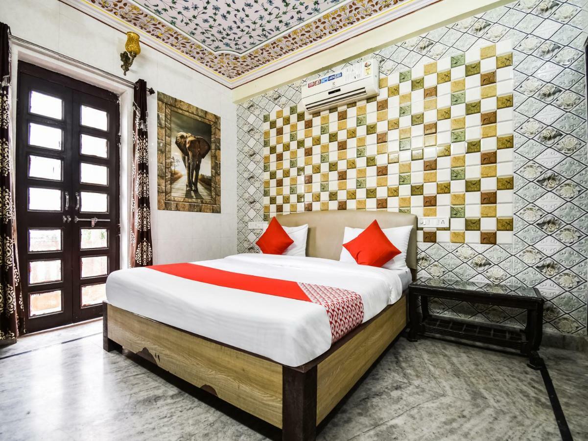 Oyo 48665 Kesar Palace Amer Exterior photo